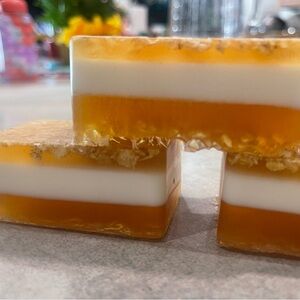 Oatmeal Honey Goat’s milk Soap bar